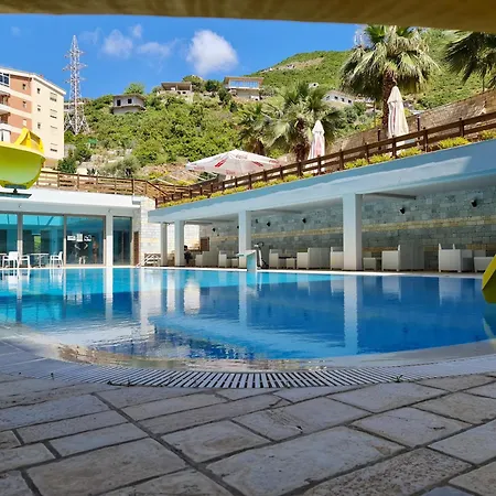 Diamond Apartment *