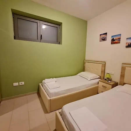 Diamond Apartment *